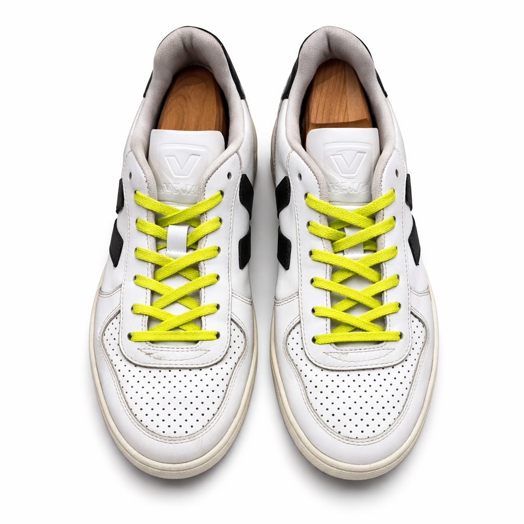 Veja White Leather Sneakers with Neon Laces – Casual Streetwear Shoes (Pre-owned)