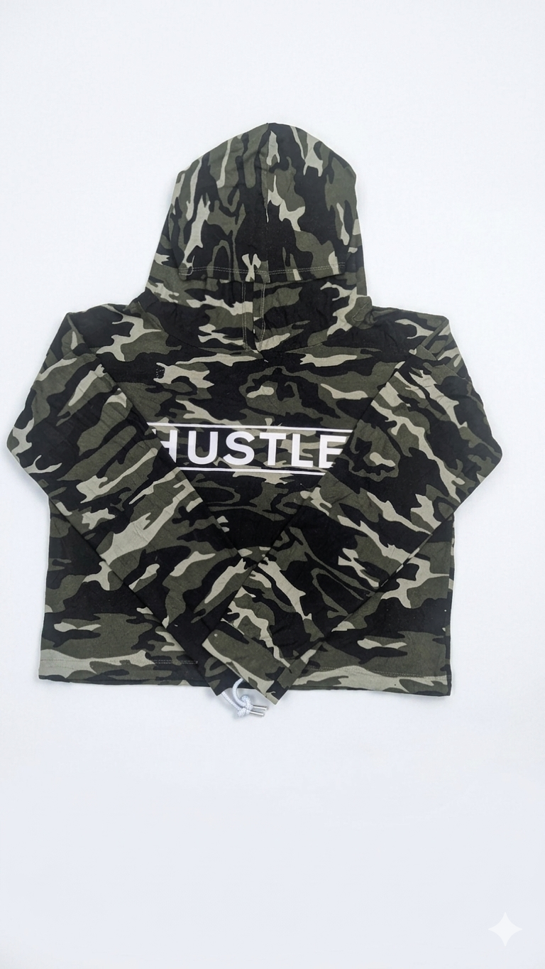Streetwear Society Active Women's Camo Cropped Hoodie – Pre-Loved Camouflage Long Sleeve Pullover (Size L) Grade A
