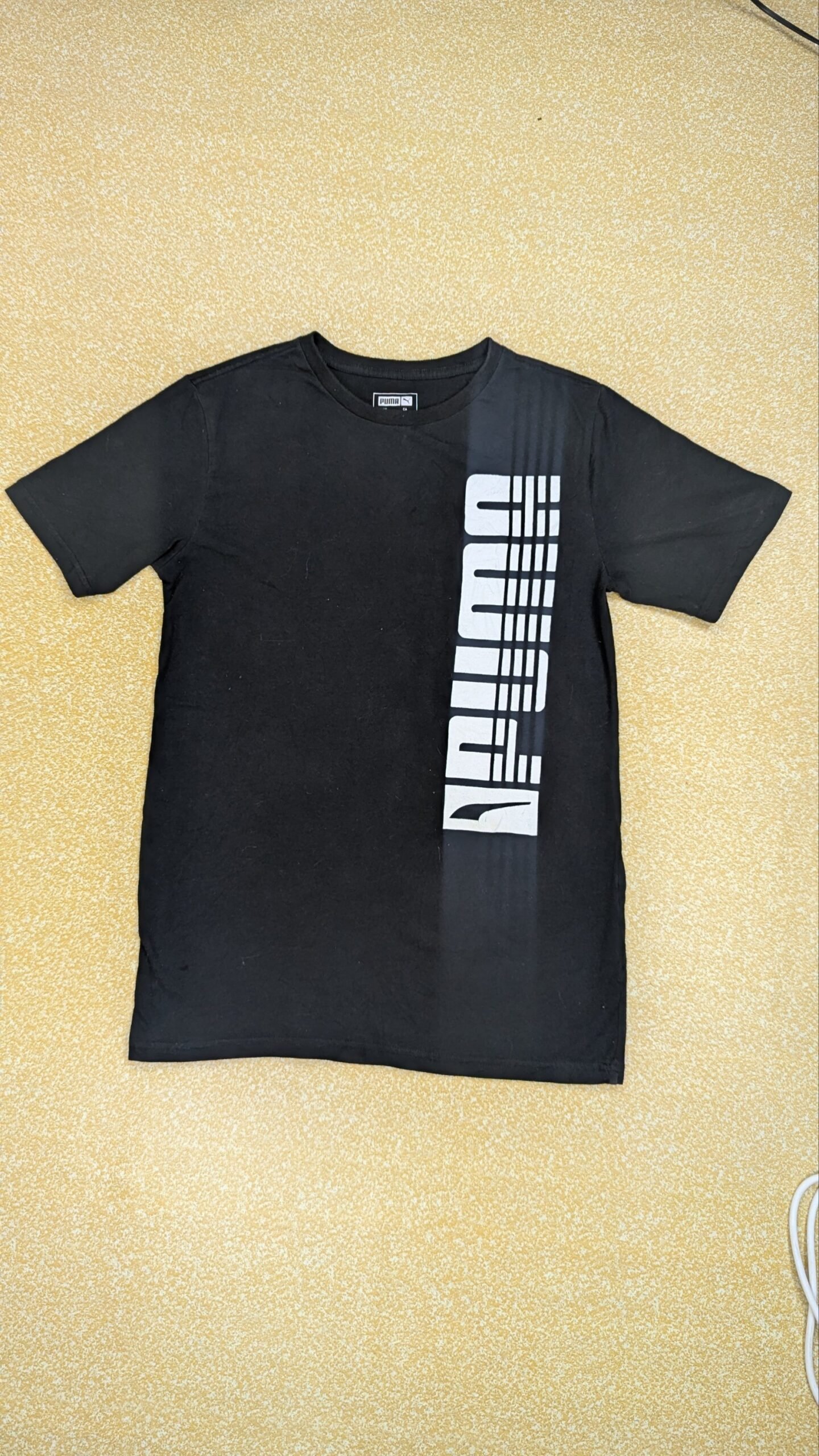 Puma Unisex Graphic Activewear T-Shirt – Pre-Loved Black Sportswear Tee with Vertical Logo Stripe (Size M) Grade A - Image 3