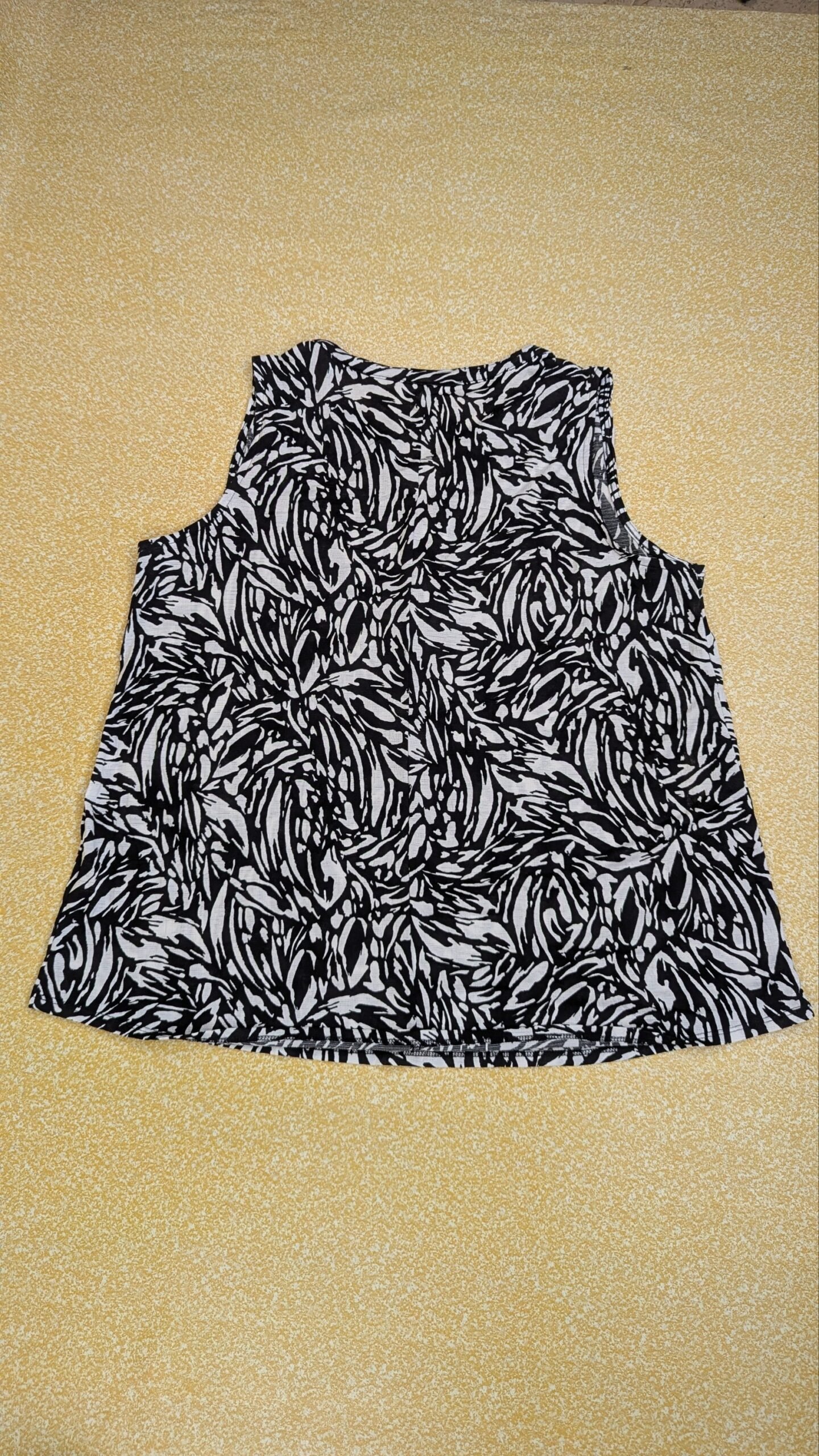 Lily Morgan Women's Sleeveless Blouse Top Black White Abstract Print Size XL - Image 5