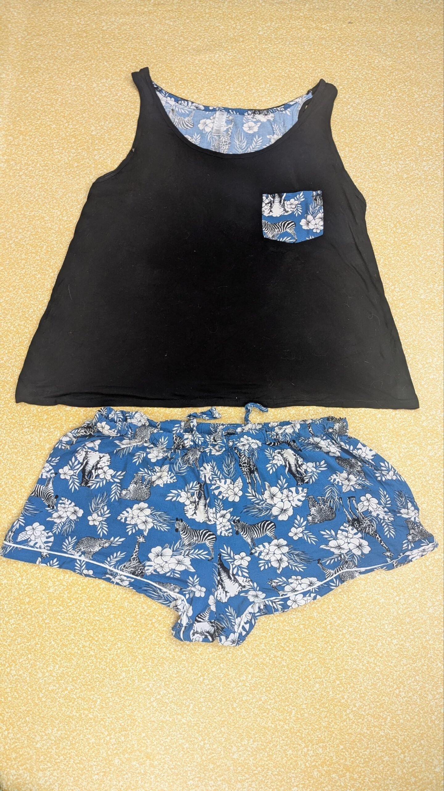 George Women's Pajama Set Size XL Black Tank Top Blue Safari Animal Shorts - Image 4