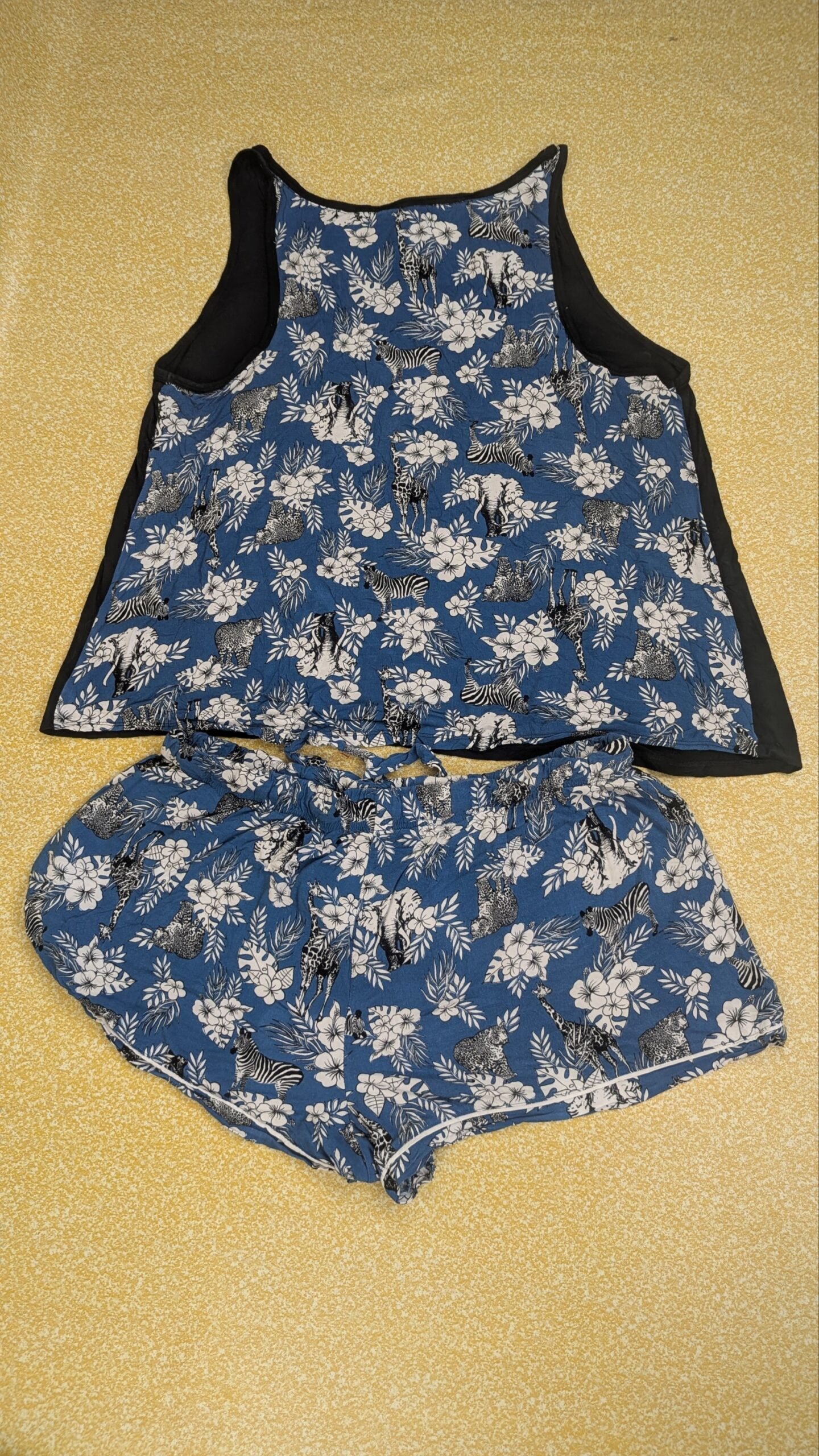 George Women's Pajama Set Size XL Black Tank Top Blue Safari Animal Shorts - Image 3